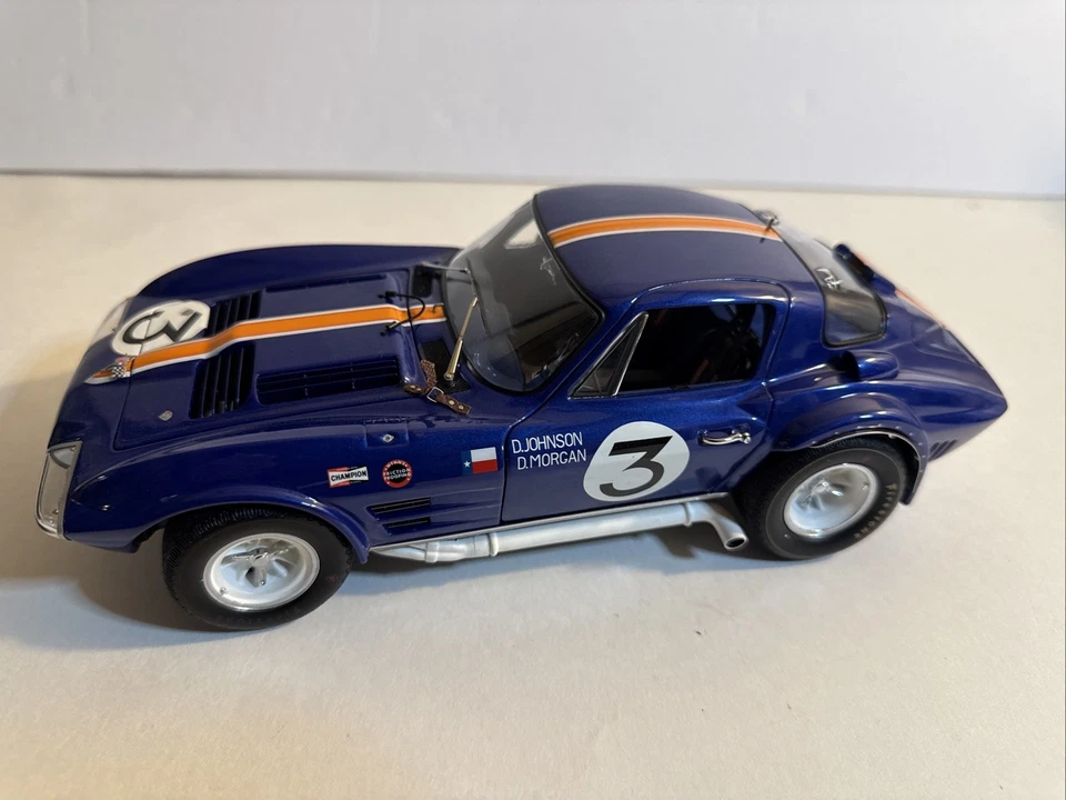 Exoto 1:18 Corvette Grand Sport – 1964 Sebring #3 – RLG18025 Johnson/Morgan Novo - Imagem 2 de 4