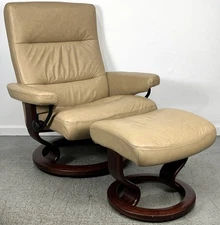Ekornes Stressless Large "Pacific" Leather Swivel Recliner Chair & Ottoman