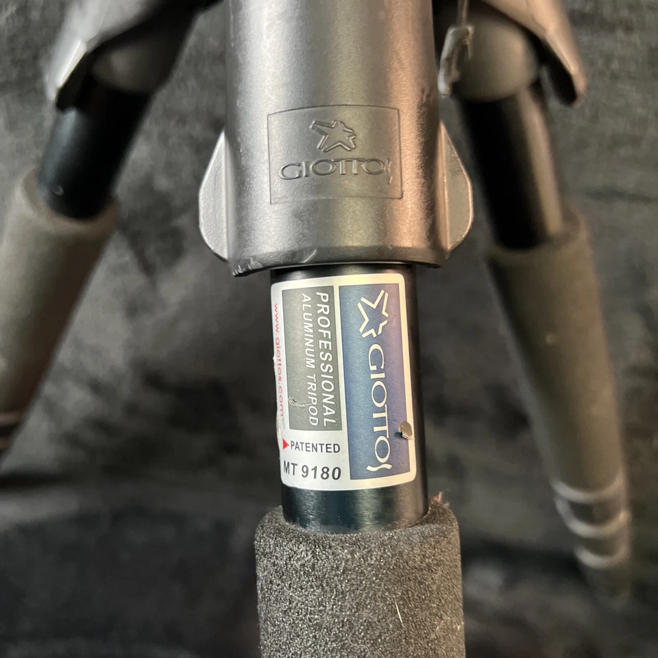 Профессиональный штатив Giottos MT9180 черный алюминиевый с рукояткой из пеноматериала и подставкой MT 9180 - Изображение 2 из 4