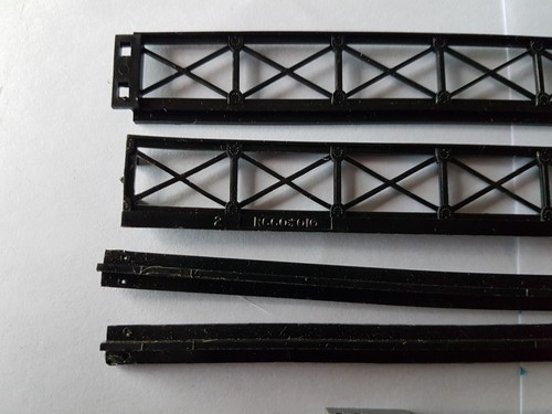 Hornby Railways R660 erhöhte Gleisseitenwände - gebraucht - Bild 8 von 8