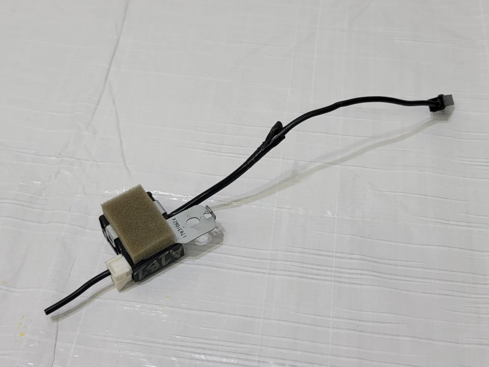 Bobina supresora de ruido de antena Infiniti M35 2006-2010 OEM 1783106Z4 Foto 3 de 4