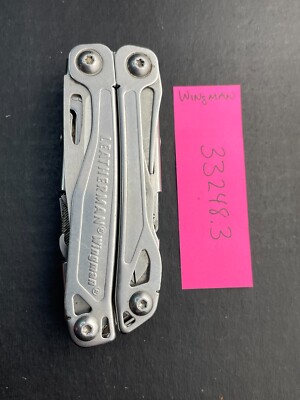 Leatherman Wingman Multitool with 14 tools Needle Nose pliers, wire cutter, etc.