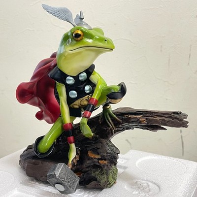 Thor der Frosch Marvel Diorama Statue aus Japan
