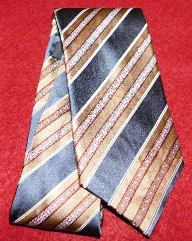 CORBATA A RAYAS DANIEL DE FASSON STUDIO GRIS/BEIGE/ROJO - CORBATAS - CORBATAS DE DISEÑADOR. Foto 2 de 3