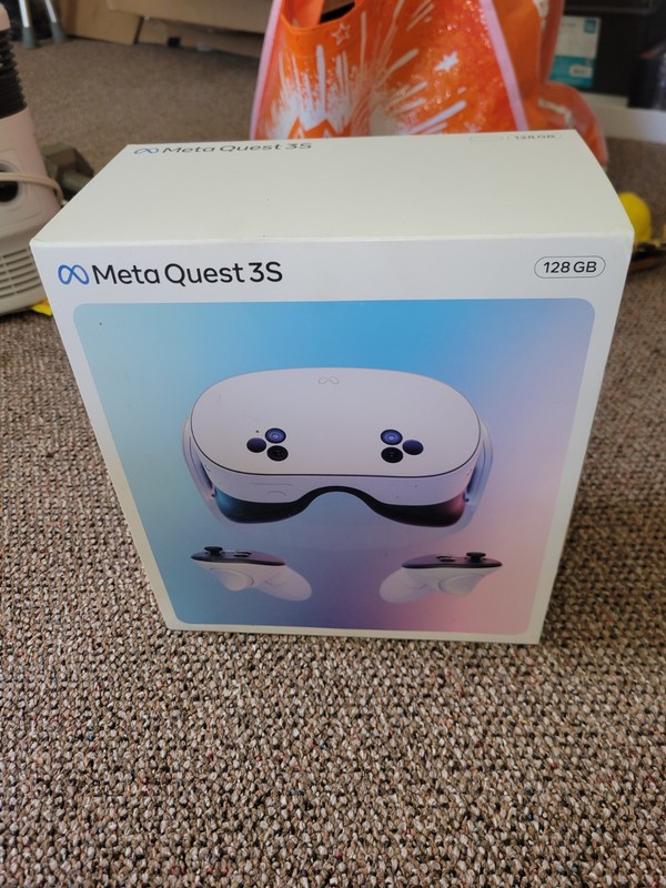 Meta Quest 3 128GB VR Headset Barely Used Working with Controllers