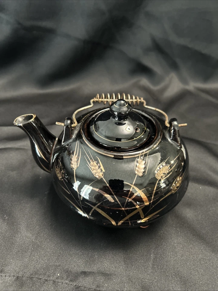Tetera vintage negra roja con patrón de trigo dorado, crema y azúcar Japón Foto 3 de 4