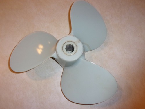 MICHIGAN WHEEL VOLVO PROPELLER 082086 15" X 13 NEW FOR OLD PRE SX VOLVO DRIVE
