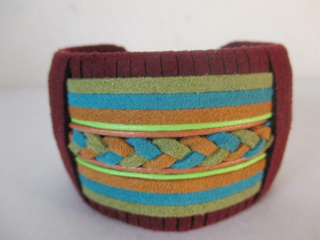 Puño de gamuza trenzado verde óxido DANNIJO NUEVO SIN ETIQUETAS $250 Foto 4 de 4