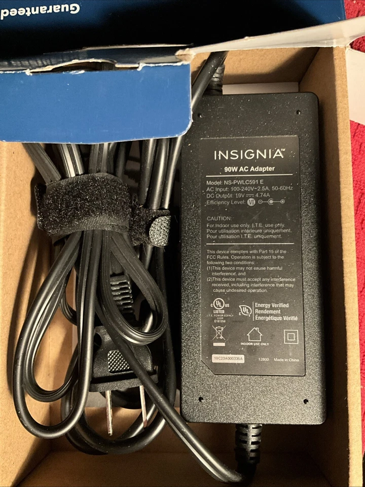 Insignia Universal 90W Laptop Charger with Surge Protection Model # NS-PWLC591 - Image 4 of 4