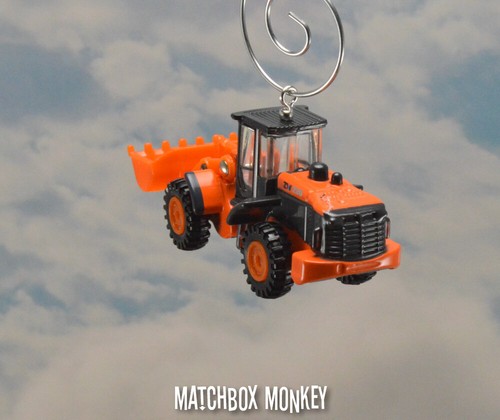 Hitachi W20 Loader 1/100 Christmas Ornament CAT Deere Bobcat Volvo Kubota Adorno - Picture 8 of 12