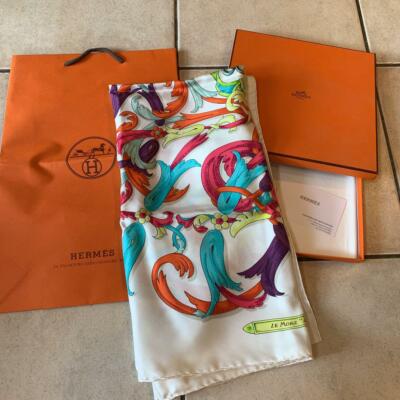 HERMES SCARF 100%SILK MADE IN FRANC Hermes Scarf Size 90x90cm Silk 100% made in France Never