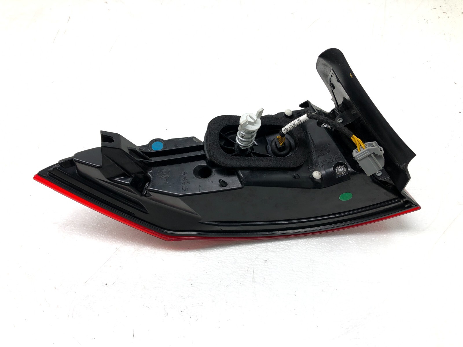 2017-2022 MASERATI LEVANTE RIGHT PASSENGER REAR TAILLIGHT LAMP OEM.