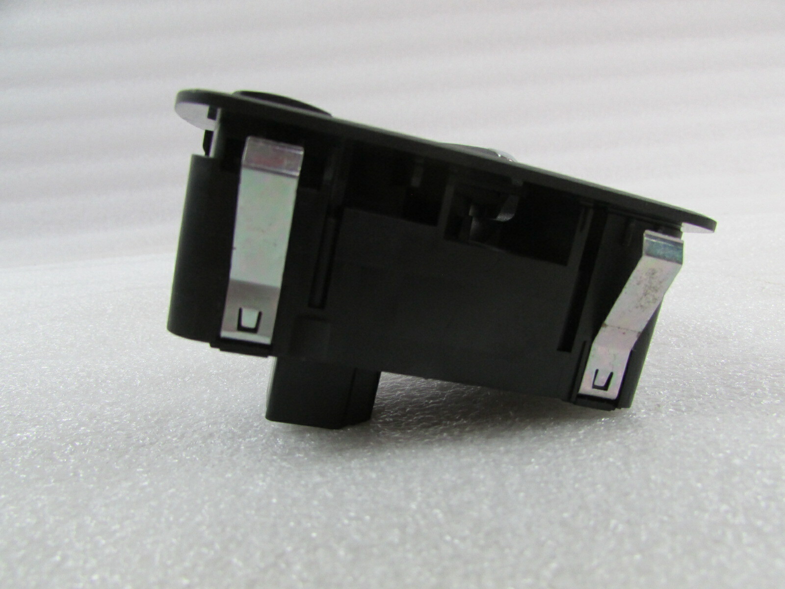 Maserati Ghibli, RH, Right Rear Door Window Switch, Used, P/N 670025405