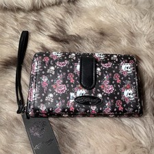 NWT Ed Hardy Front Pocket Bifold Zip Around Wristlet - Skulls  Flowers