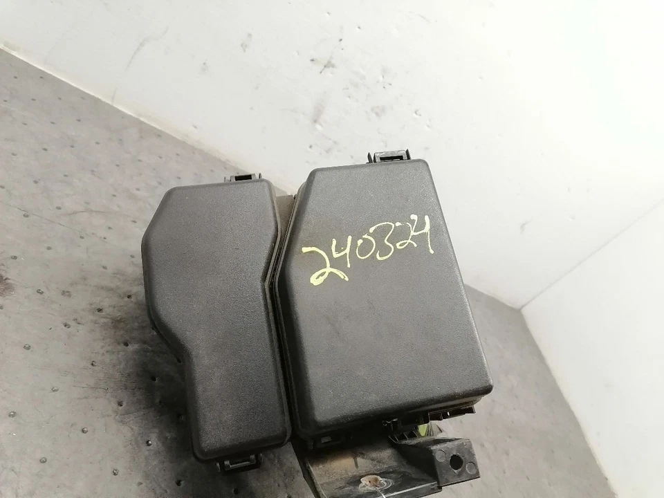 Caixa de junção de fusíveis motor sem pacote de reboque compatível com 10-12 MAZDA CX-9 1440022 - Imagem 3 de 4