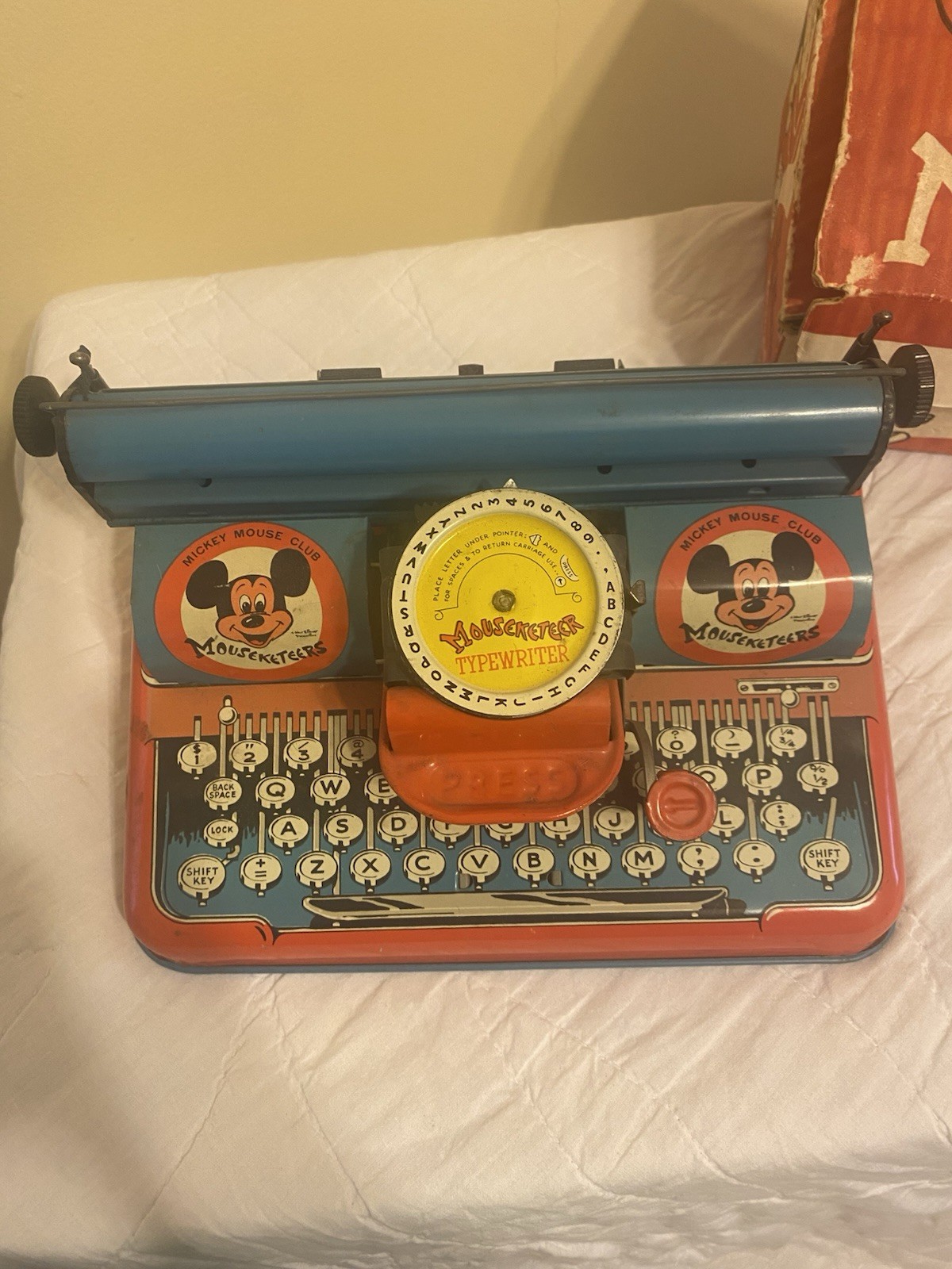 VINTAGE TIN MICKEY MOUSE FAN REPORTER FAN CLUB TYPEWRITER W BOX AND INSTRUCTIONS