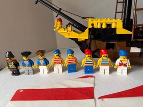 Vintage Lego Pirates BLACK SEAS BARRACUDA #6285~Uncut/Unused Sails~100% COMPLETE