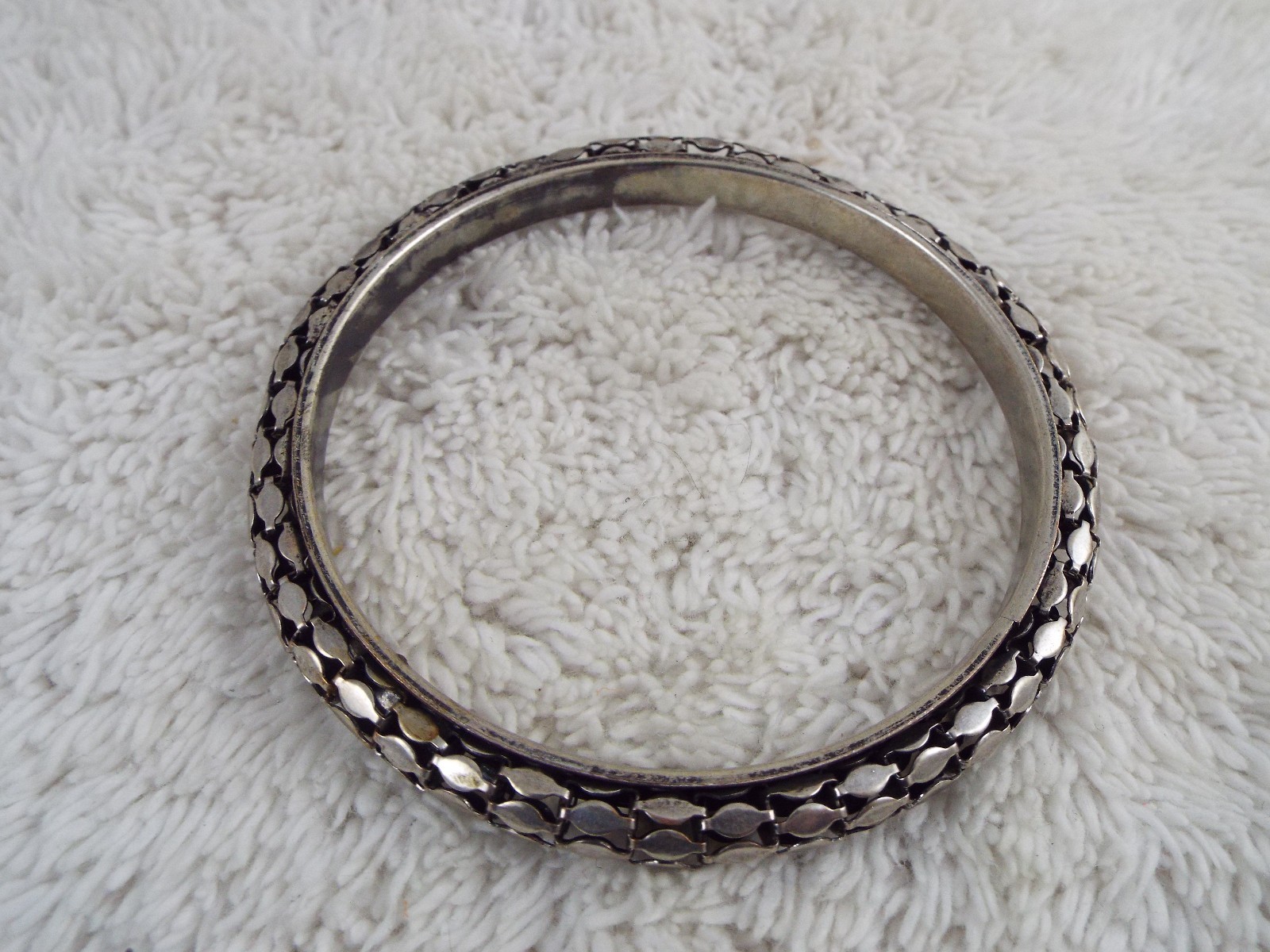 Silvertone Mesh Chain Bangle Bracelet (C27)