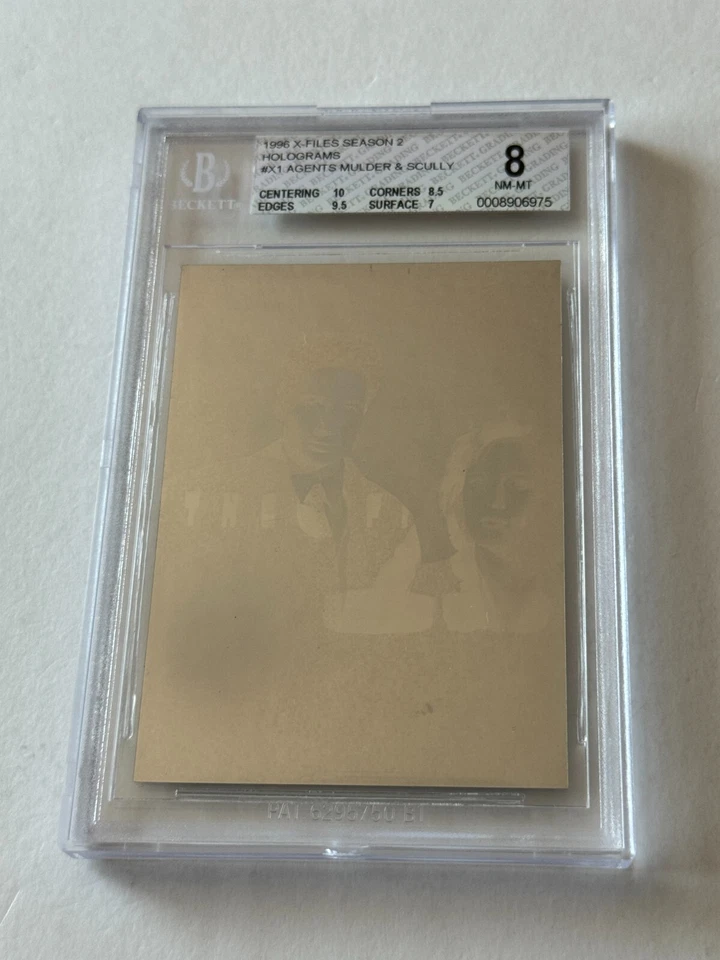 1996 Topps X-FILES Scully GILLIAN ANDERSON Mulder DAVID DUCHOVNY Hologram BGS 8 - Image 2 of 4