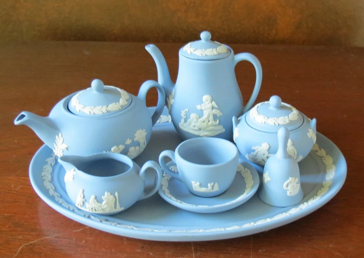 Wedgwood miniature tea set top