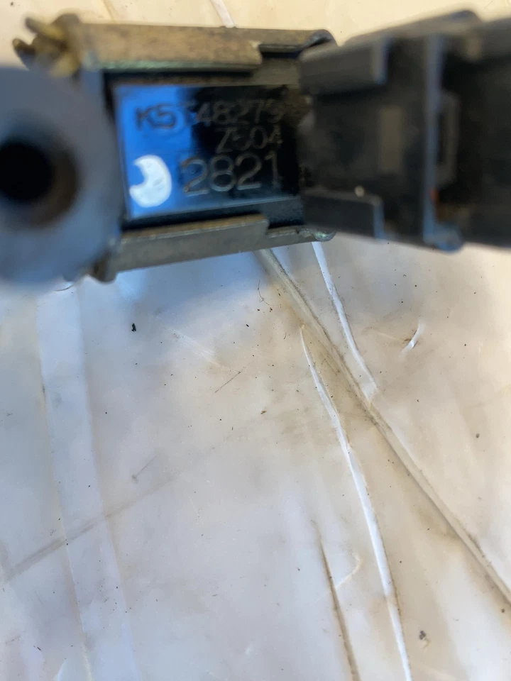 Electroválvula de vacío Mazda Protege5 2003 bote de vapor purga K5T48279Z504 OEM Foto 3 de 4