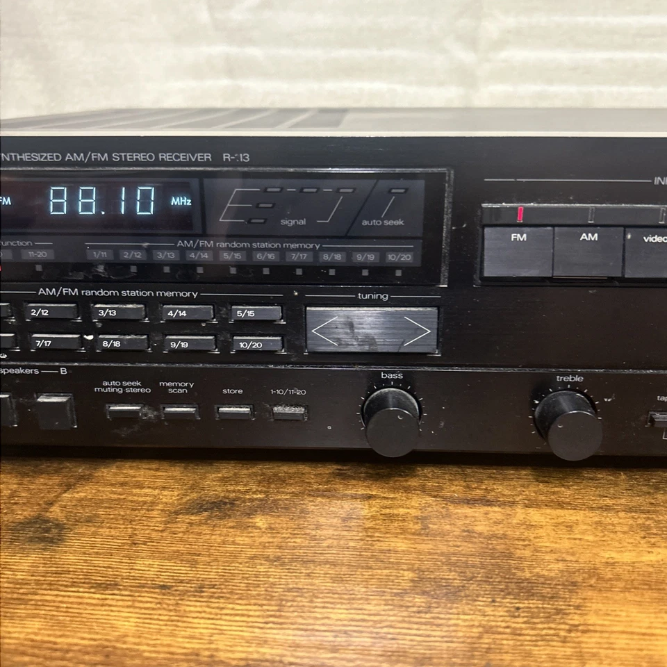 VINTAGE Luxman R-113 Digital Synthesized AM/FM Stereo Receiver HiFi TESTED WORKS - Image 3 of 4