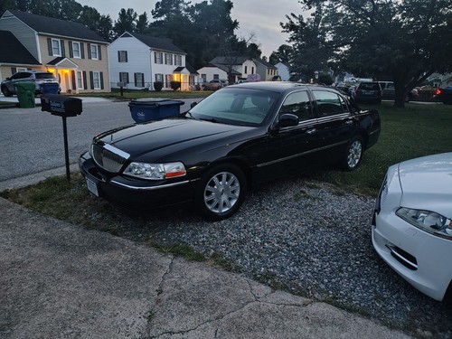 2011 Lincoln Town Car SIGNATURE LIMITED