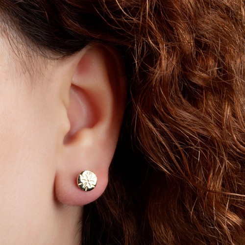 Yellow Gold Flower Textured Diamond Cut Round Stud Earrings - Picture 2 of 3