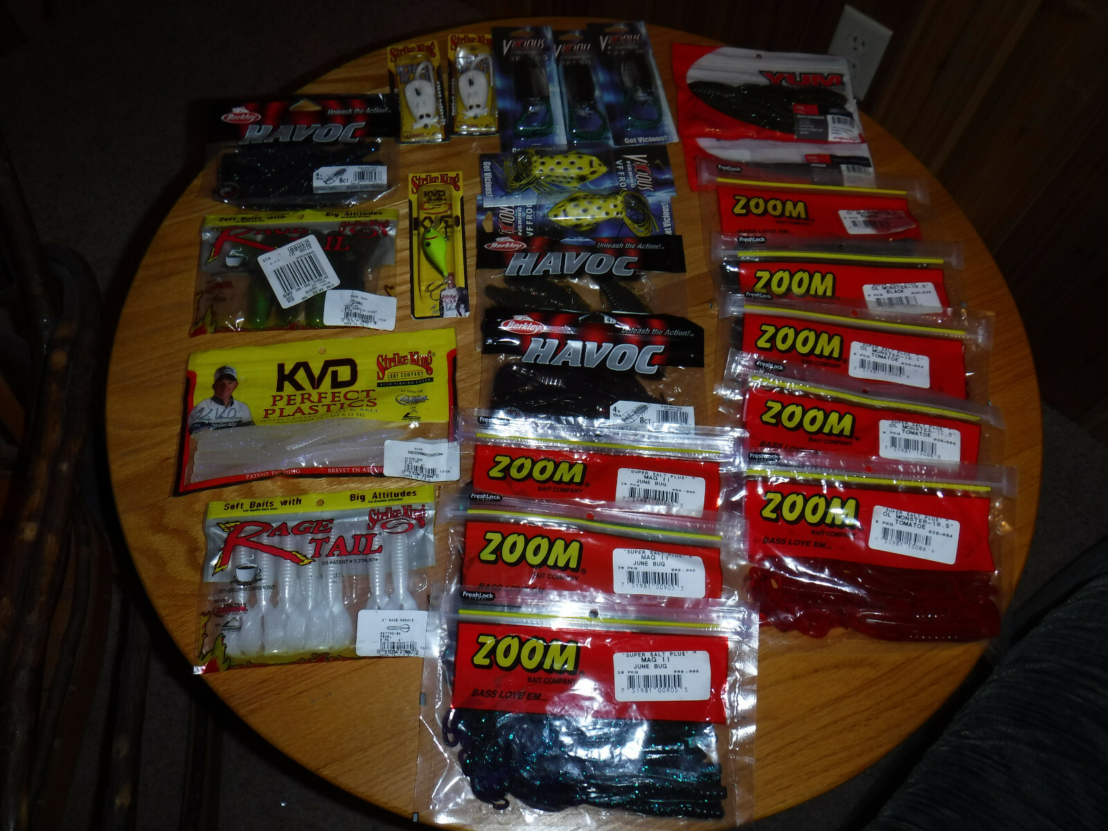 LURE LOCK TACKLE BOX FULL STRIKE KING KVD RAGETAIL ZOOM YUM BERKLEY HAVOC CRAW  - Image 4