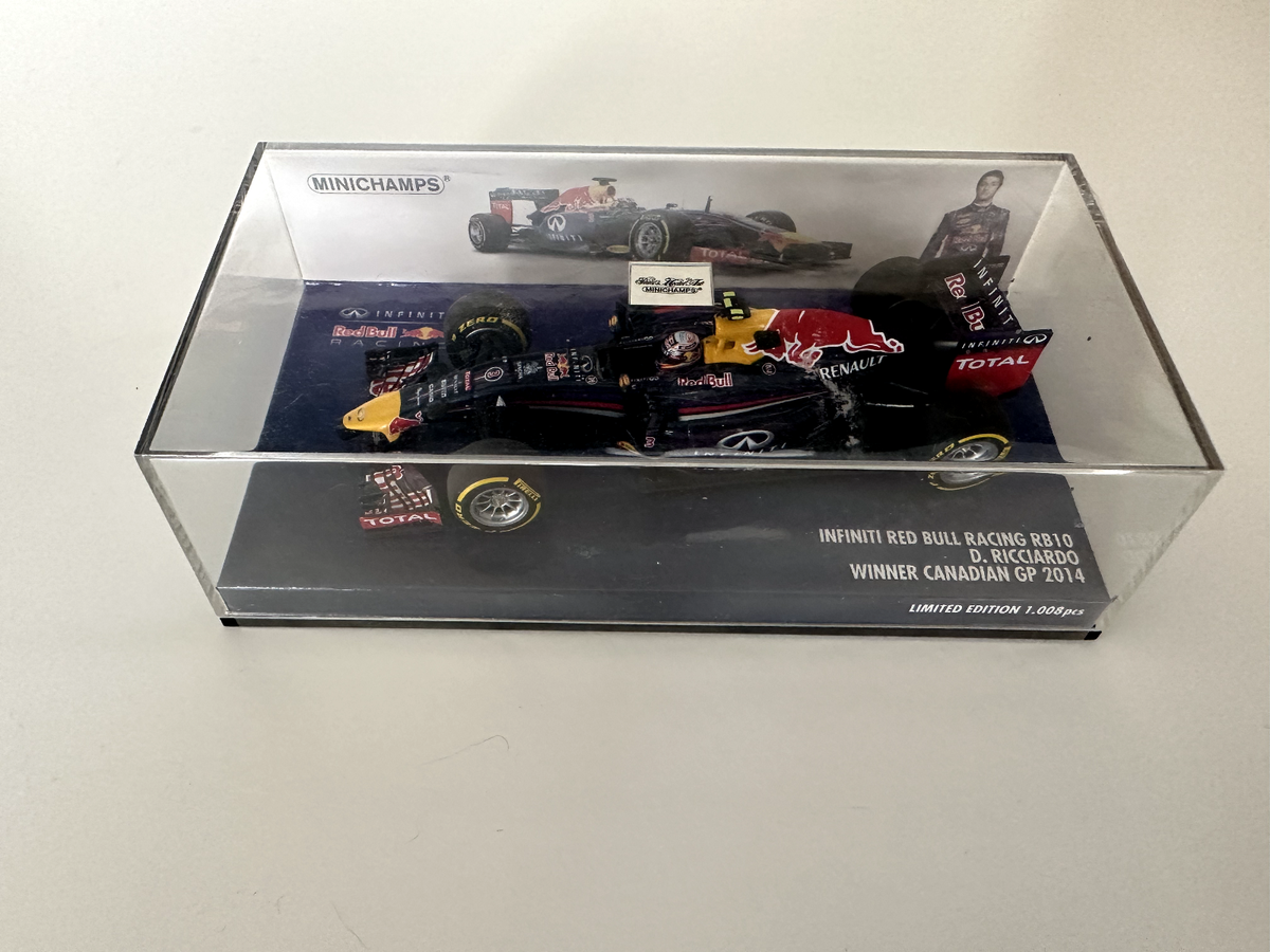 MINICHAMPS 1⁄43 RB10 D. Ricciardo 2014 - メルカリ MINICHAMPS 1/43
