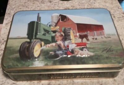 Smith & Wesson John Deere Tractor Ride Knife & Tin Special Addition