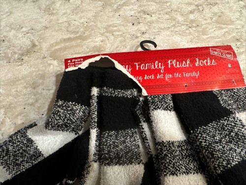 Holiday Family Socks 4 Pair Set Christmas Plush Black White Buffalo Plaid B147 - Picture 4 of 4