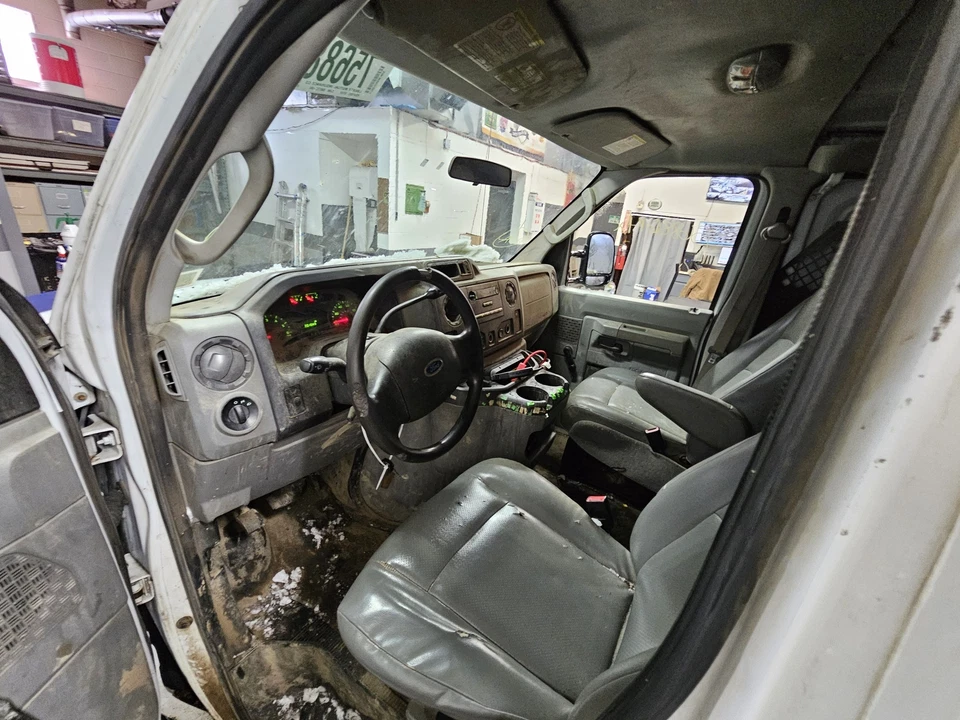 Used Front Left Exterior Door Handle fits: 2013 Ford E250 VAN front Front Left G Foto 3 de 4
