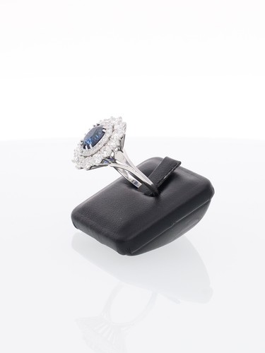 Anello margherita oro bianco 12kt con zaffiro e brillanti - Foto 2 di 3