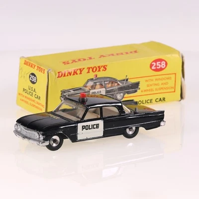 Dinky Toys 258 Ford Fairlane U.S.A. Police Car 1/43 Noir Grade C avec boîte - Photo 1/4
