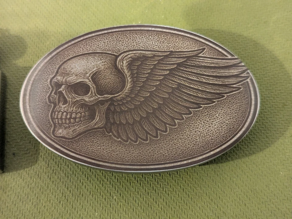 Juego de regalo de motociclista grabado personalizado encendedor, pernos de cabeza, hebilla de cinturón Harley Foto 2 de 4