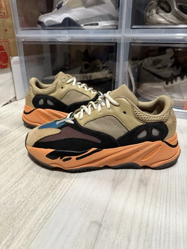Größe 8,5 - adidas Yeezy Boost 700 Enflame Amber GW0297