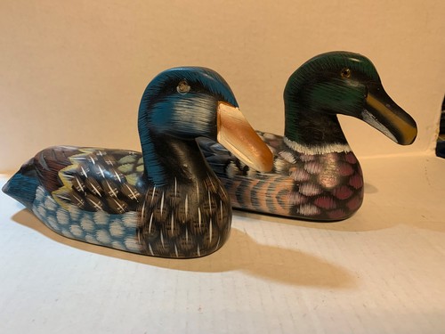 (2) Hand Painted Wooden Mallard Ducks 9 inches Long Lot Of 2 - Picture 3 of 5