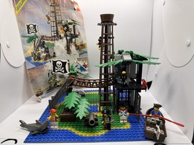 LEGO Pirates: Forbidden Island (6270) Complete w/  rough instructions 