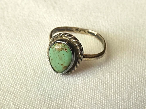 Vintage Native American Navajo Green Turquoise Sterling Silver Ring Size 6.25