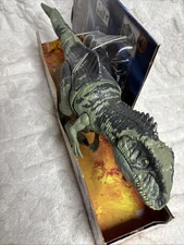 Jurassic World Strike 'N Roar Giganotosaurus Dinosaur Action Figure