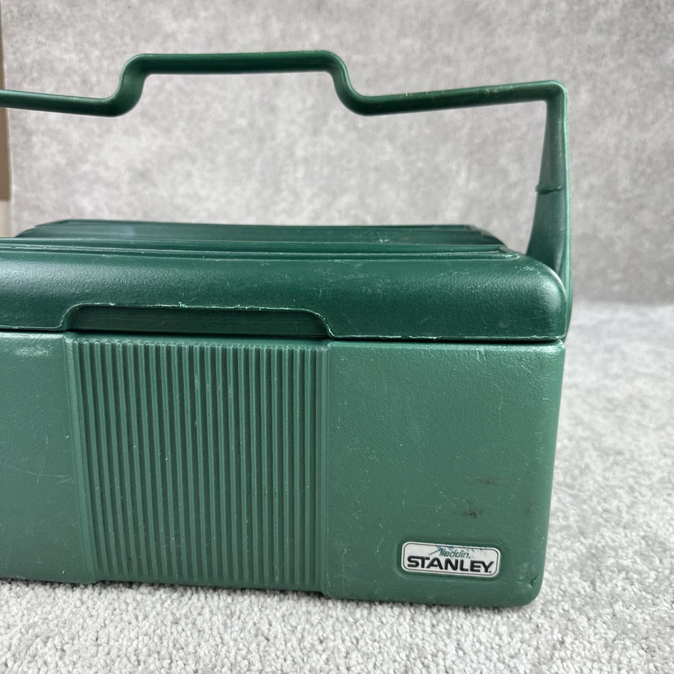 Refrigerador de lancheira Aladdin Stanley verde 08/89 sem garrafa térmica ótimo estado 37210 - Imagem 3 de 4