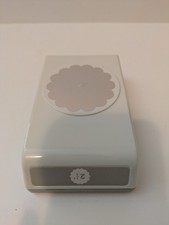 EK Tools 2 1/4" Scalloped Circle Punch