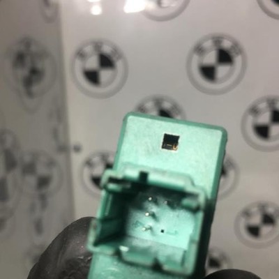Interrupteur Lève-vitre électrique BMW E36 / Z3 – Pièce D'origine 61318365300