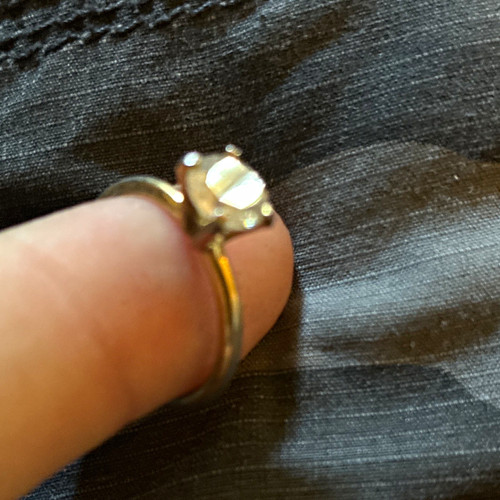 18k Yellow Gold Round Diamond Solitaire Engagement Ring Size 7