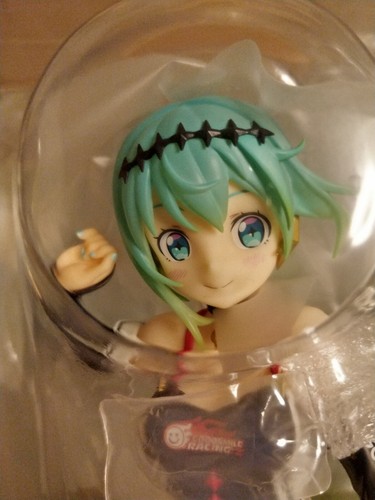 OFFICIAL HATSUNE MIKU GOOD SMILE RACING MIKU 2018 SUMMER 1/7 FIGURE - NEW SEALED - Picture 6 of 12