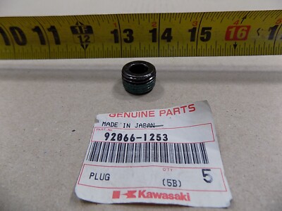 NEW OEM KAWASAKI CYLINDER HEAD PLUG / 92066-1253 / EX250 EX500