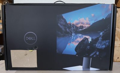 Dell UltraSharp 24 USB-C Hub Monitor U2421HE - Display Model [Exc