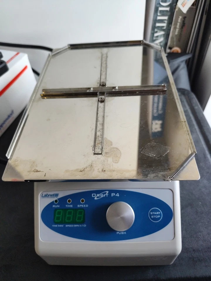 Microtubo digital LABNET Orbit P4 e agitador de microplacas 115V 50/60Hz 0,45A testado - Imagem 2 de 4