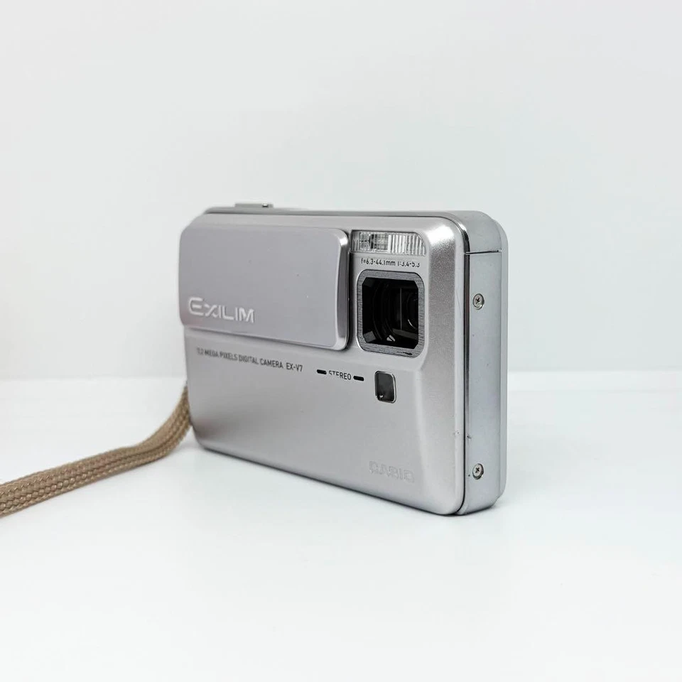 Casio Exilim EX-V7 7.2 MP Compact Digital Camera Silver Language selectable - Image 4 of 4